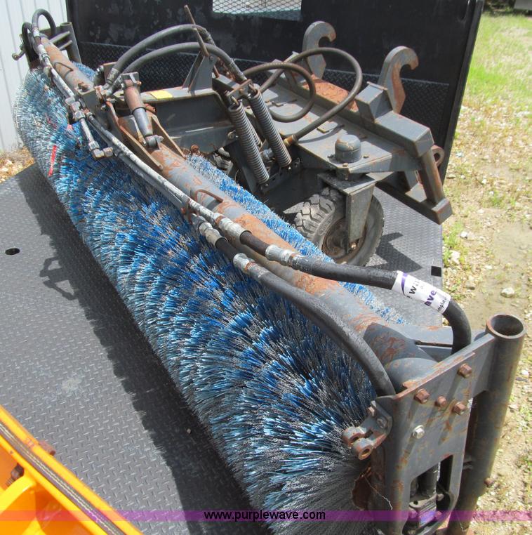 Holms SBHLL250 hydraulic broom in Des Moines, IA Item E4919 sold