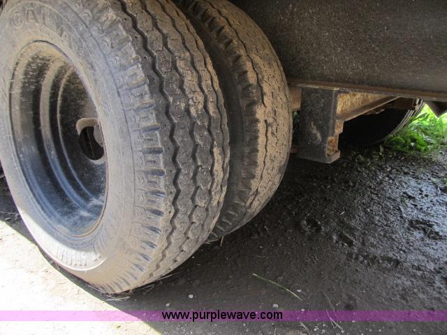 image for item F4912 1998 Ditch Witch JT1720 directional drill and trailer