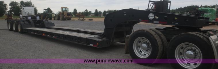 image for item F8290 2001 Fontaine TL50NEB lowboy trailer