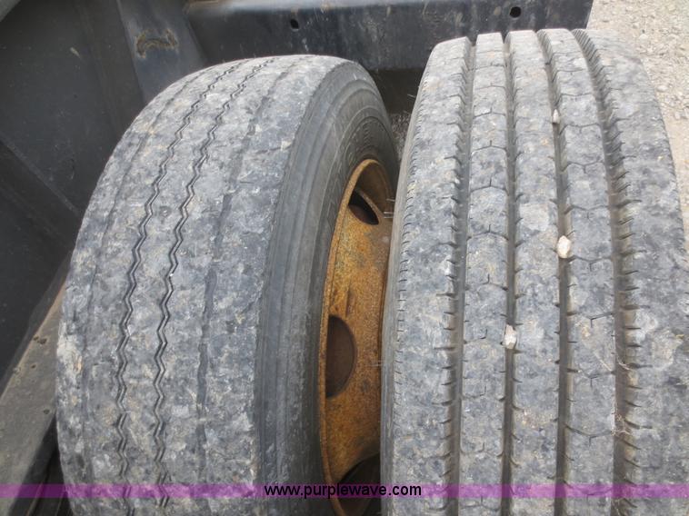 image for item F8290 2001 Fontaine TL50NEB lowboy trailer