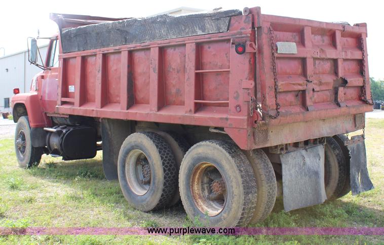 image for item H2560 1978 Ford 8000 dump truck