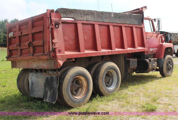 image for item H2560 1978 Ford 8000 dump truck