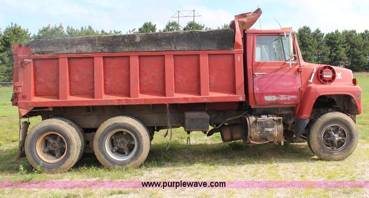 image for item H2560 1978 Ford 8000 dump truck
