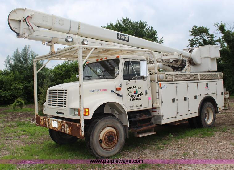 image for item H2569 1994 International 4800 bucket truck