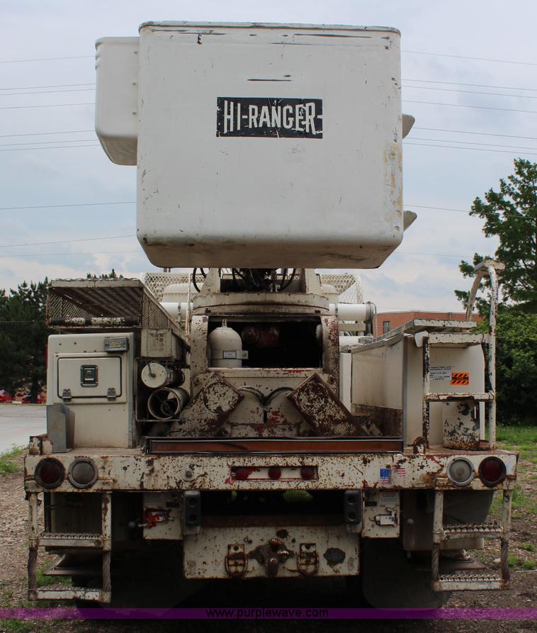 image for item H2569 1994 International 4800 bucket truck