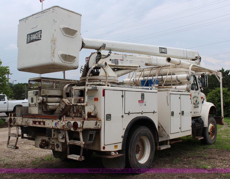 image for item H2569 1994 International 4800 bucket truck