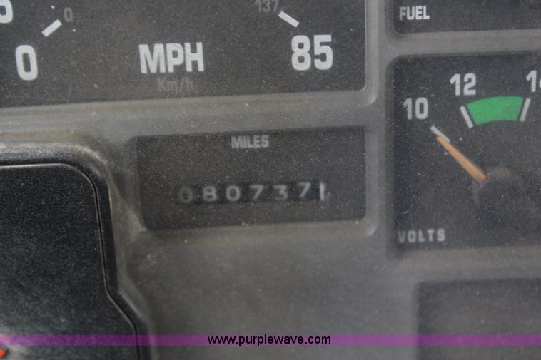 image for item H2569 1994 International 4800 bucket truck