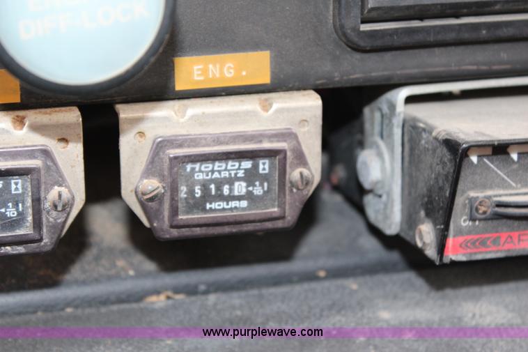 image for item H2569 1994 International 4800 bucket truck