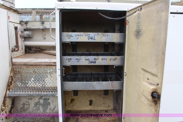 image for item H2569 1994 International 4800 bucket truck