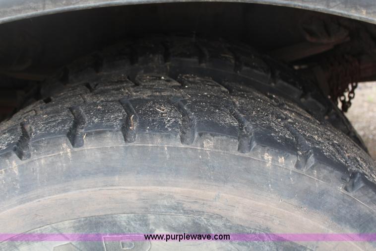 image for item H2569 1994 International 4800 bucket truck