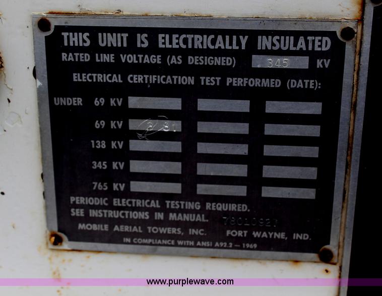 image for item H2569 1994 International 4800 bucket truck