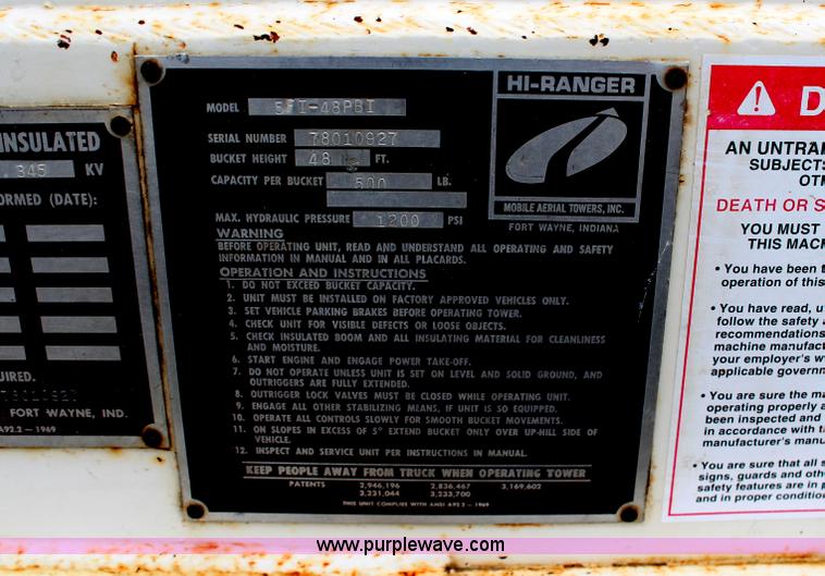 image for item H2569 1994 International 4800 bucket truck