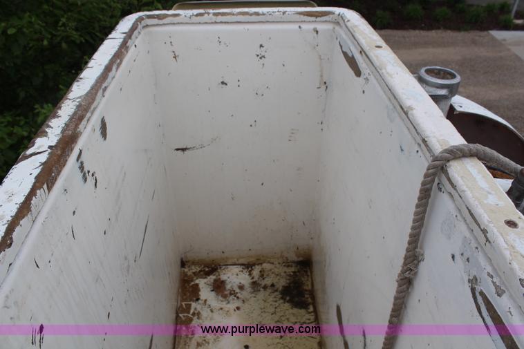 image for item H2569 1994 International 4800 bucket truck