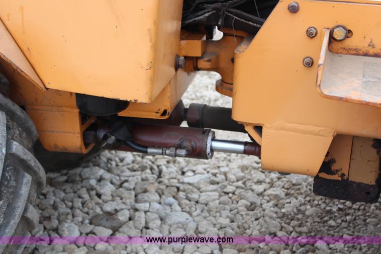 image for item H2571 Case Maxi Sneaker Series B vibratory plow