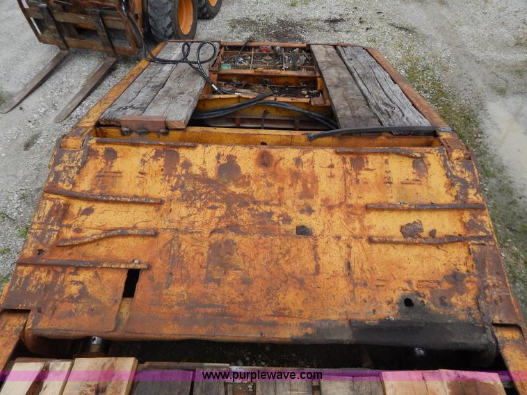 image for item H3322 1979 Load King triple axle lowboy trailer