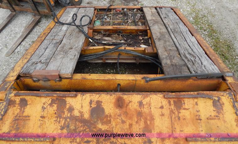 image for item H3322 1979 Load King triple axle lowboy trailer