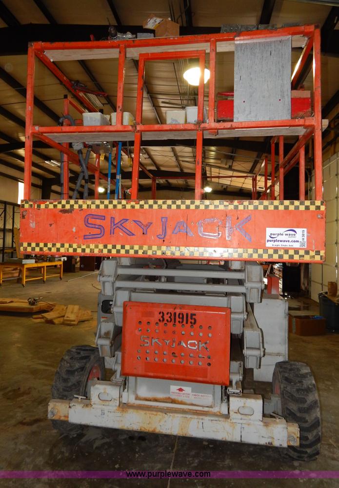 image for item H3819 2000 Skyjack SJ8841-E scissor lift