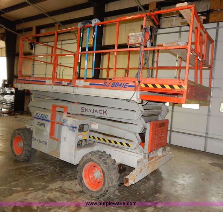 image for item H3819 2000 Skyjack SJ8841-E scissor lift