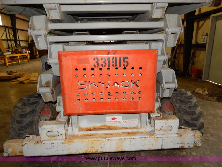 image for item H3819 2000 Skyjack SJ8841-E scissor lift