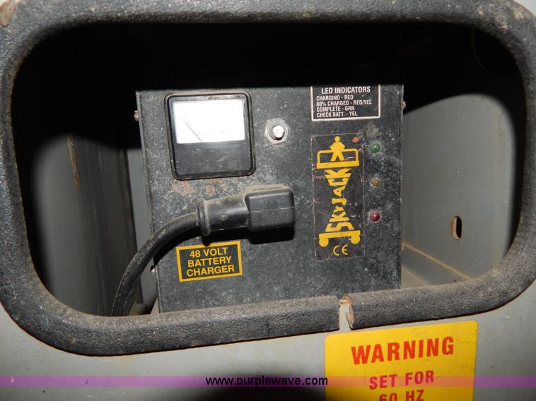 image for item H3819 2000 Skyjack SJ8841-E scissor lift