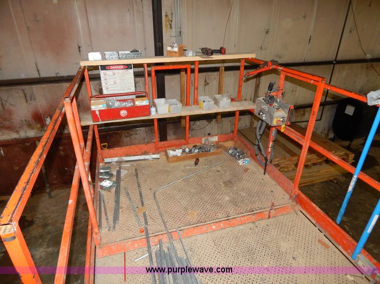 image for item H3819 2000 Skyjack SJ8841-E scissor lift