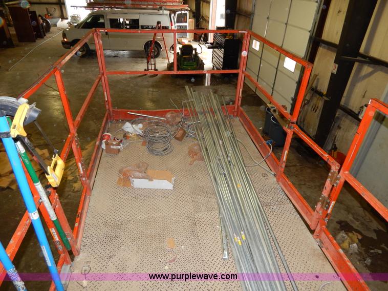 image for item H3819 2000 Skyjack SJ8841-E scissor lift