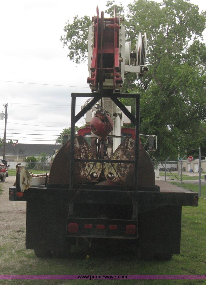 image for item H5422 1972 Ford 800 crane truck