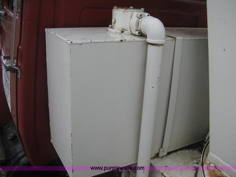 image for item H5422 1972 Ford 800 crane truck