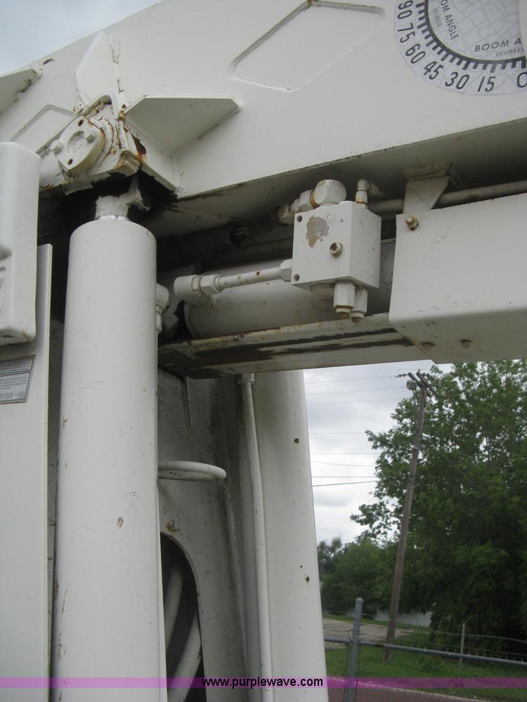 image for item H5422 1972 Ford 800 crane truck