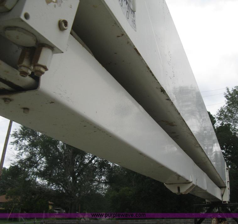 image for item H5422 1972 Ford 800 crane truck