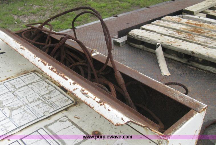 image for item H5422 1972 Ford 800 crane truck