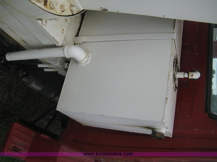 image for item H5422 1972 Ford 800 crane truck