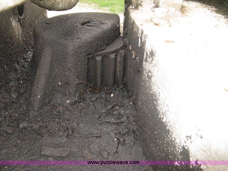 image for item H5422 1972 Ford 800 crane truck