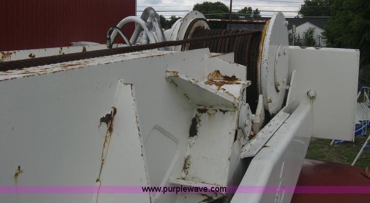 image for item H5422 1972 Ford 800 crane truck