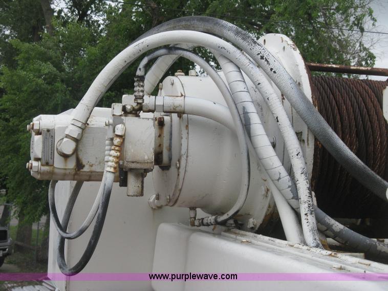 image for item H5422 1972 Ford 800 crane truck