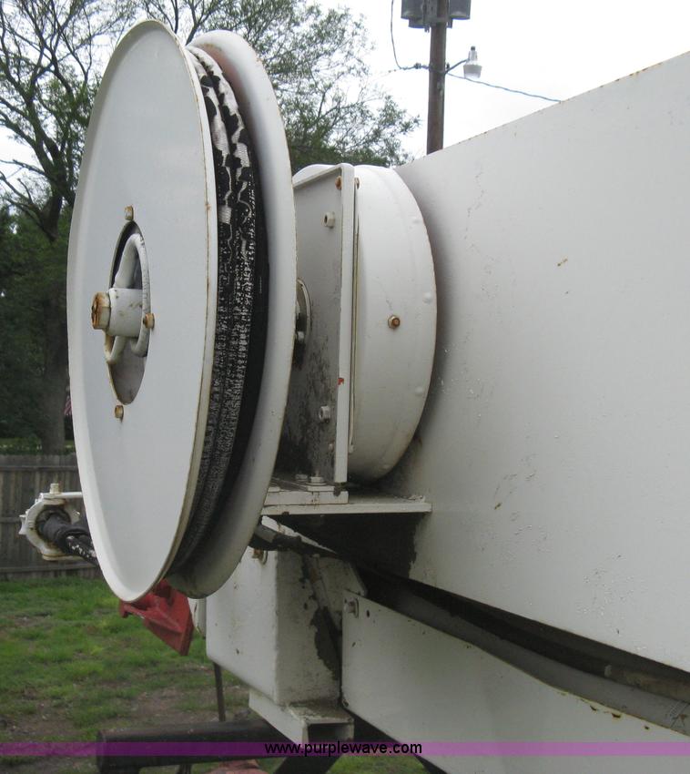 image for item H5422 1972 Ford 800 crane truck