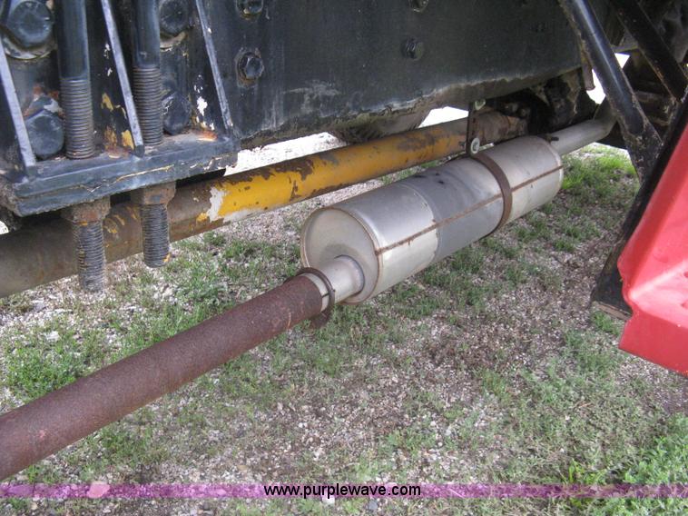 image for item H5422 1972 Ford 800 crane truck