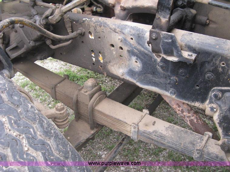 image for item H5422 1972 Ford 800 crane truck