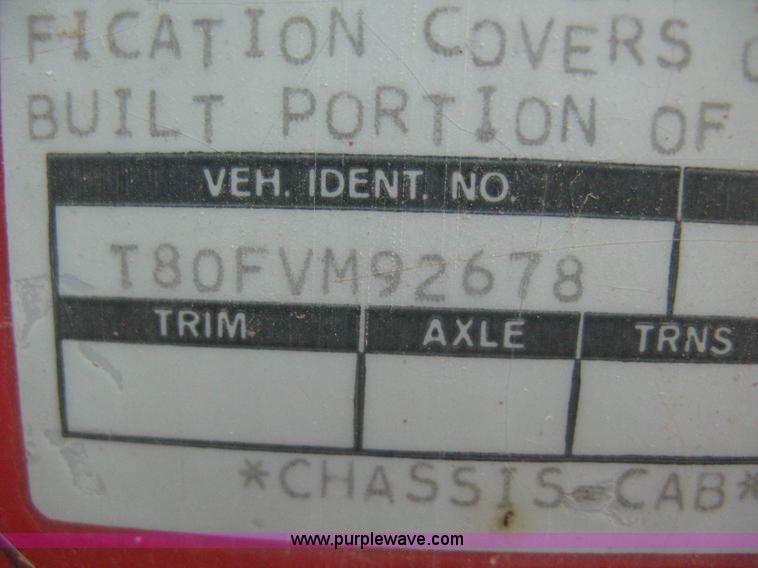 image for item H5422 1972 Ford 800 crane truck