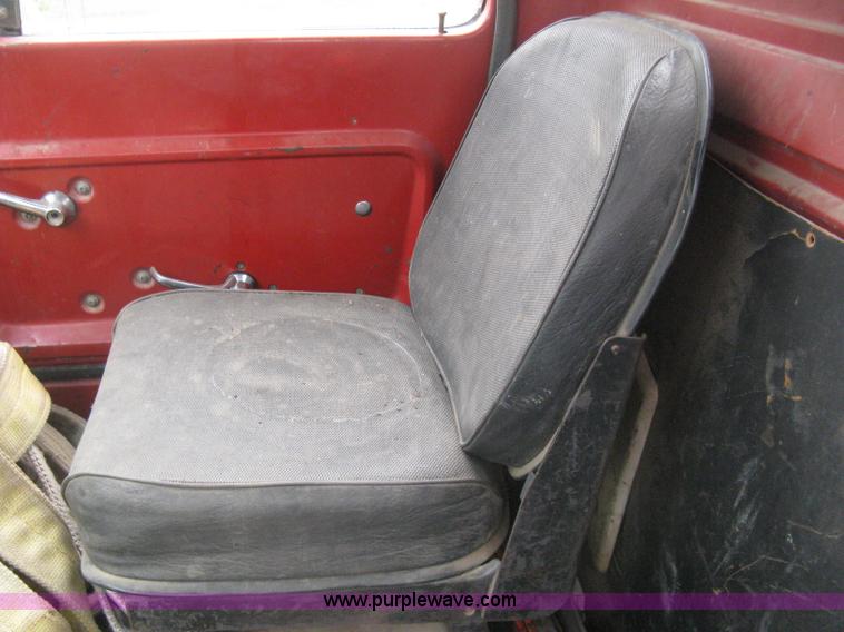 image for item H5422 1972 Ford 800 crane truck