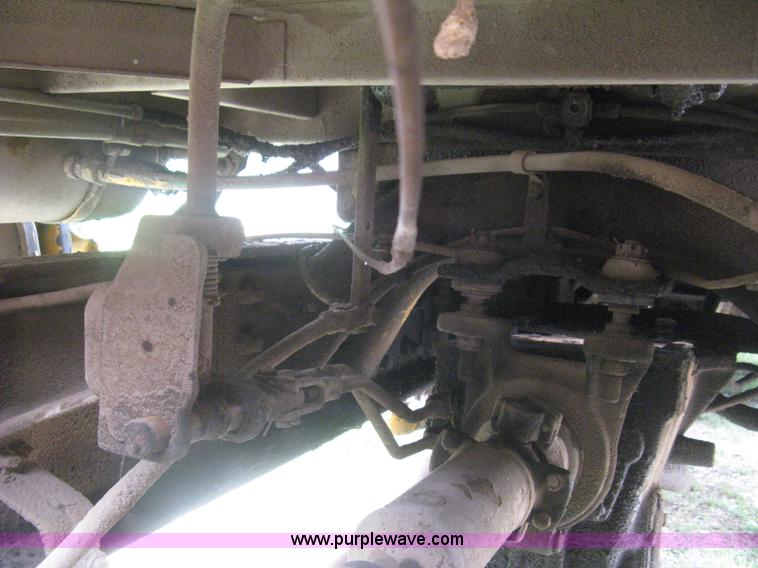 image for item H5422 1972 Ford 800 crane truck