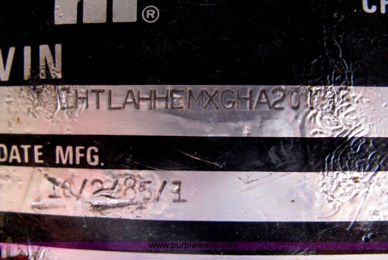 image for item H5423 1986 International 1654 scissor dump bed truck