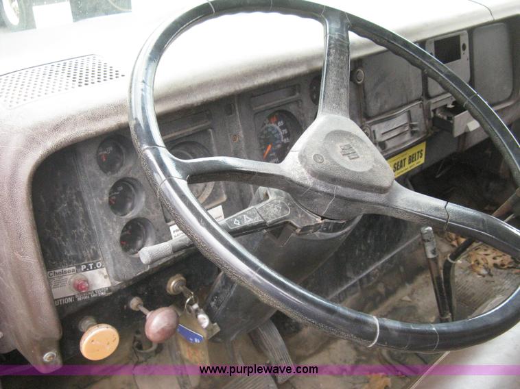 image for item H5423 1986 International 1654 scissor dump bed truck