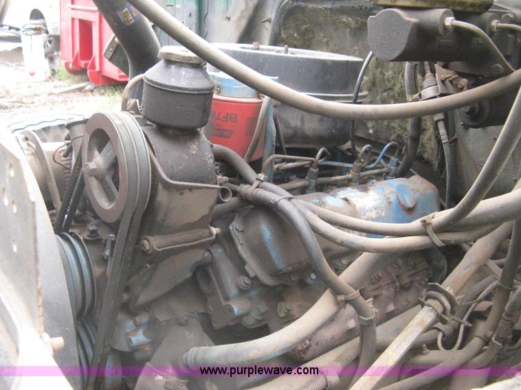 image for item H5423 1986 International 1654 scissor dump bed truck