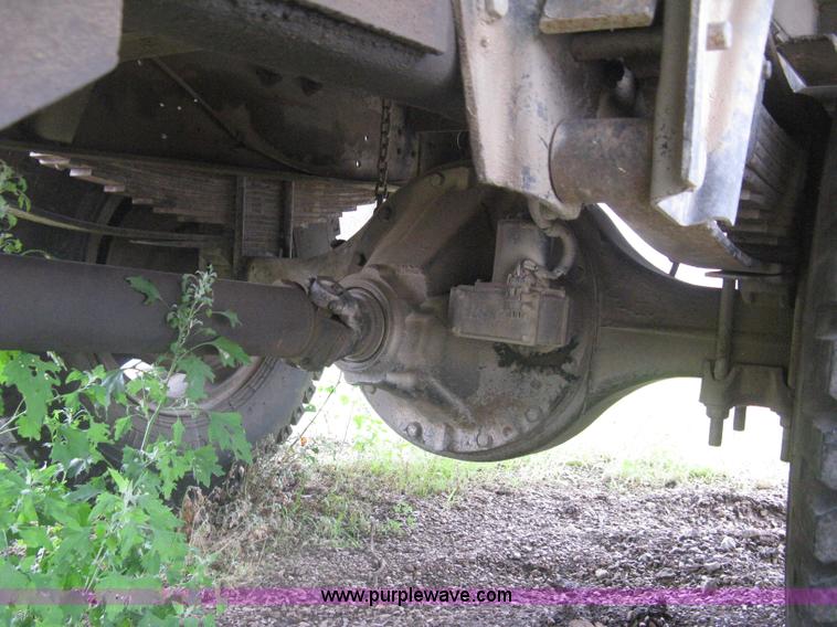 image for item H5423 1986 International 1654 scissor dump bed truck