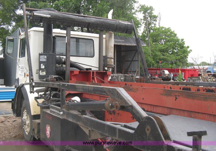 image for item H5424 1984 Mack MR686S roll-off truck
