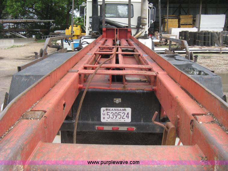 image for item H5424 1984 Mack MR686S roll-off truck