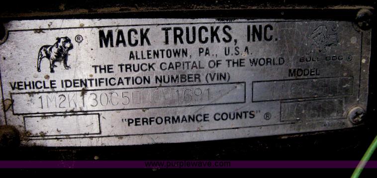 image for item H5424 1984 Mack MR686S roll-off truck