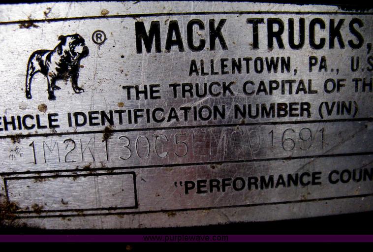 image for item H5424 1984 Mack MR686S roll-off truck