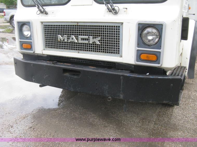 image for item H5424 1984 Mack MR686S roll-off truck